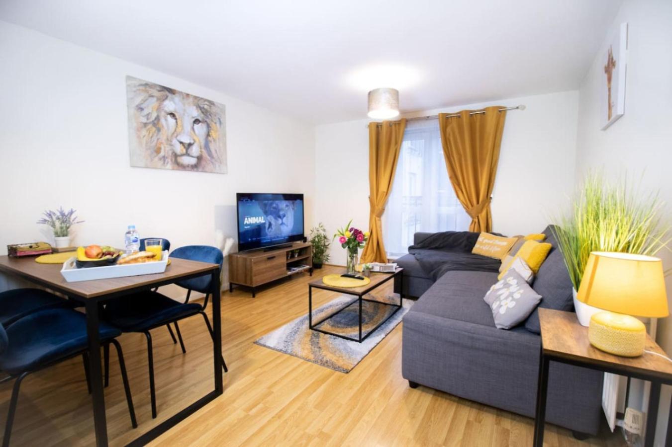 Brunel Apartment, Sleeps 4, 2 Bedrooms, Free Parking, Long Disc Swindon
